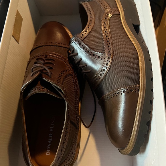 Donald J. Pliner size 8 Men's Dark Brown Brogue Oxfords - Picture 1 of 5